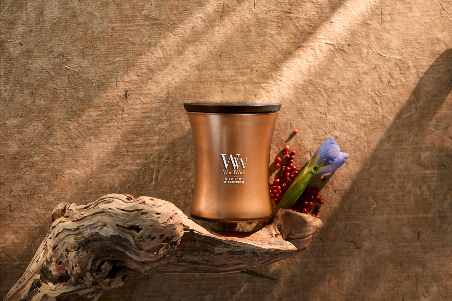 WoodWick Precious Metals Medium Candle – Volcanic Orris Copper