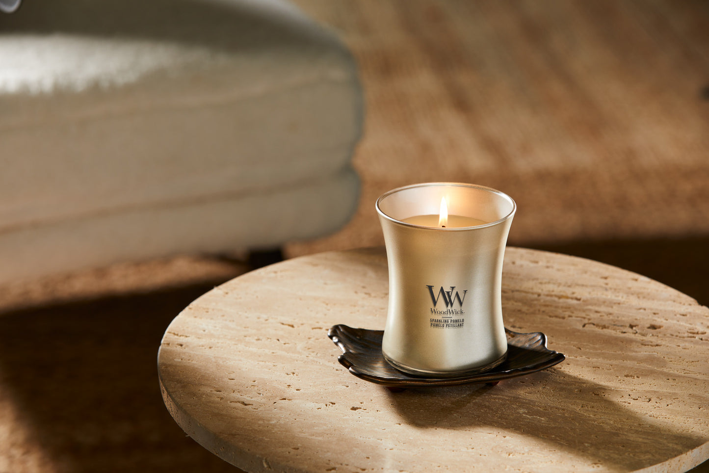 WoodWick Precious Metals Medium Candle – Sparkling Pomelo Champagne